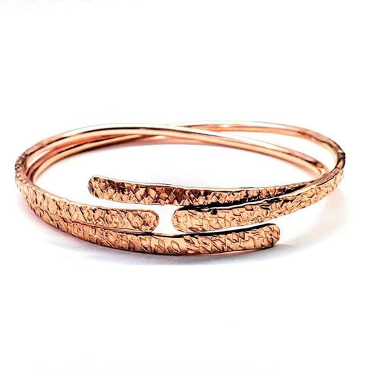 Adjustable Hammered Copper Overlap Bangle – Unisex Artisan Elegance