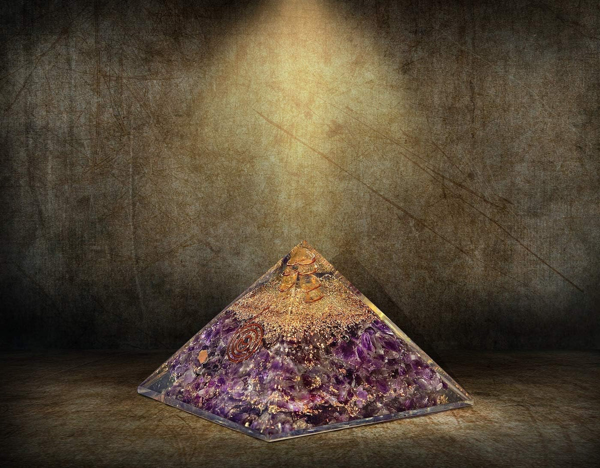 Amethyst Orgonite Pyramid — Violet Stillness | 75 mm Base