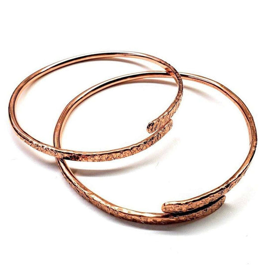 Adjustable Hammered Copper Overlap Bangle – Unisex Artisan Elegance